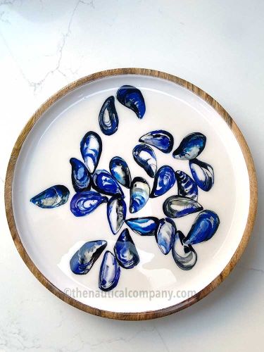Medium Mango Wood Round Platter - Mussels